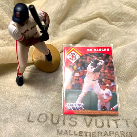 🔥VINTAGE BOSTON RED SOX MO VAUGHN TOY FIGURE & CARD #COLLECTORS - Picture 1 of 7